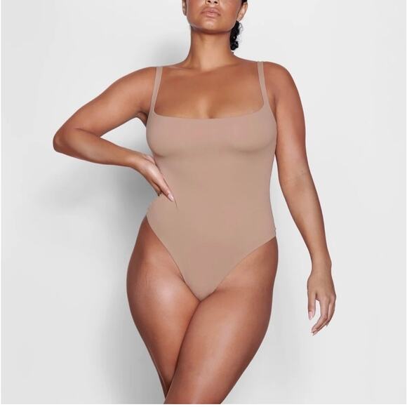 SKIMS Kim K Square Neck Bodysuit large Color Sienna - Picture 2 of 5